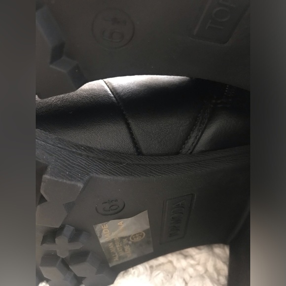 New Top Guy Pluto Faux Shearling Cuff Lug Sole Bootie - Picture 6 of 13